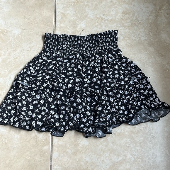 Mini skirt with ruffles - Picture 1 of 3